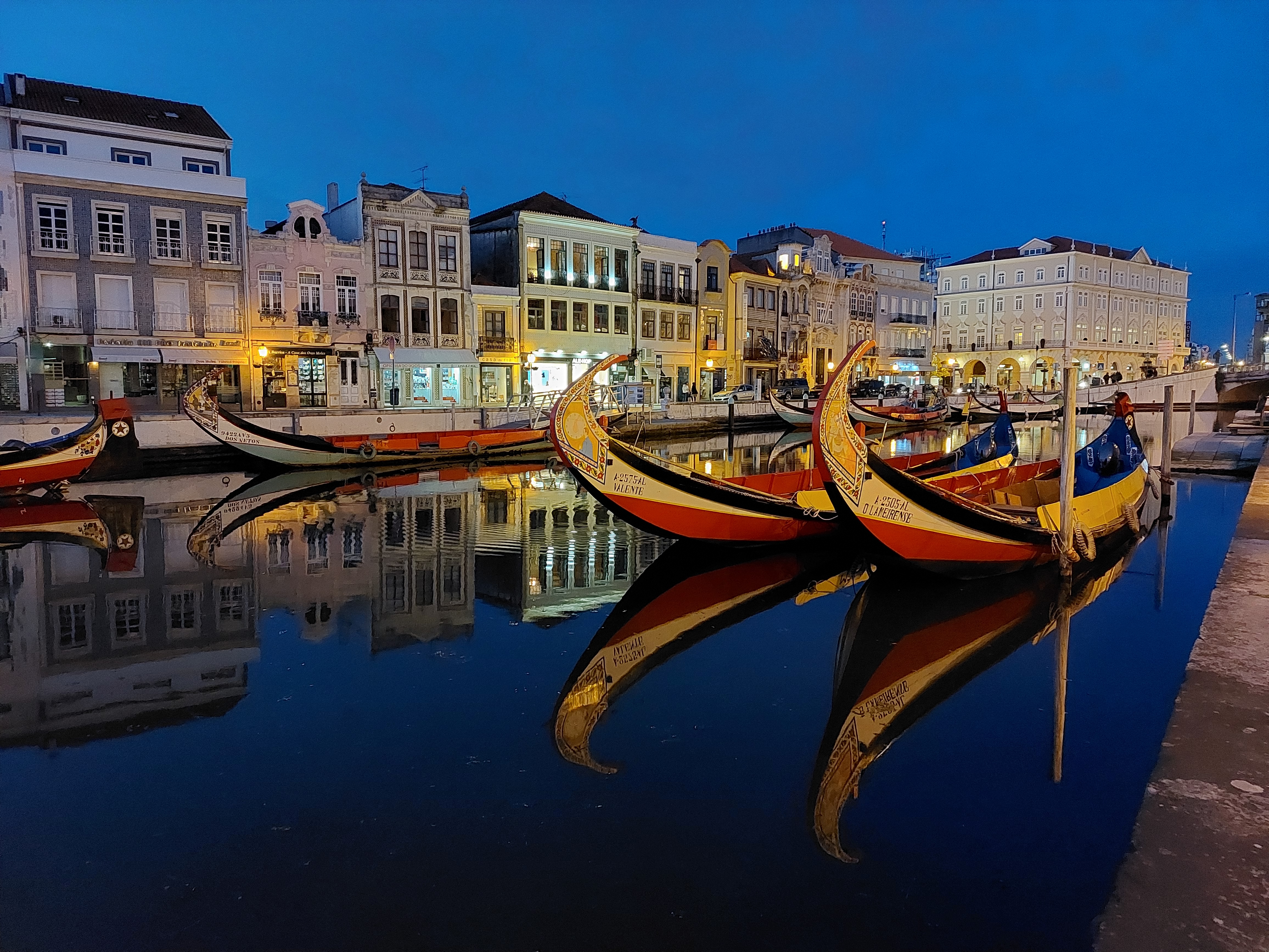 Passeio de Moliceiro na Ria de Aveiro - Image 1