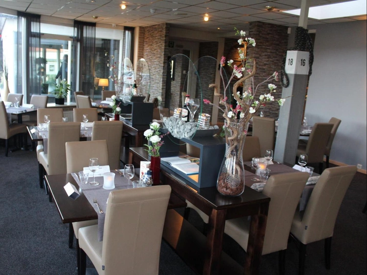 Restaurant - Image 1