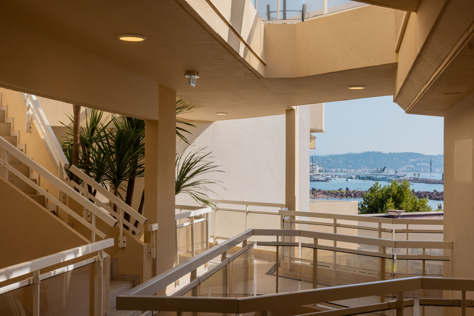 Beau Rivage - Image 8