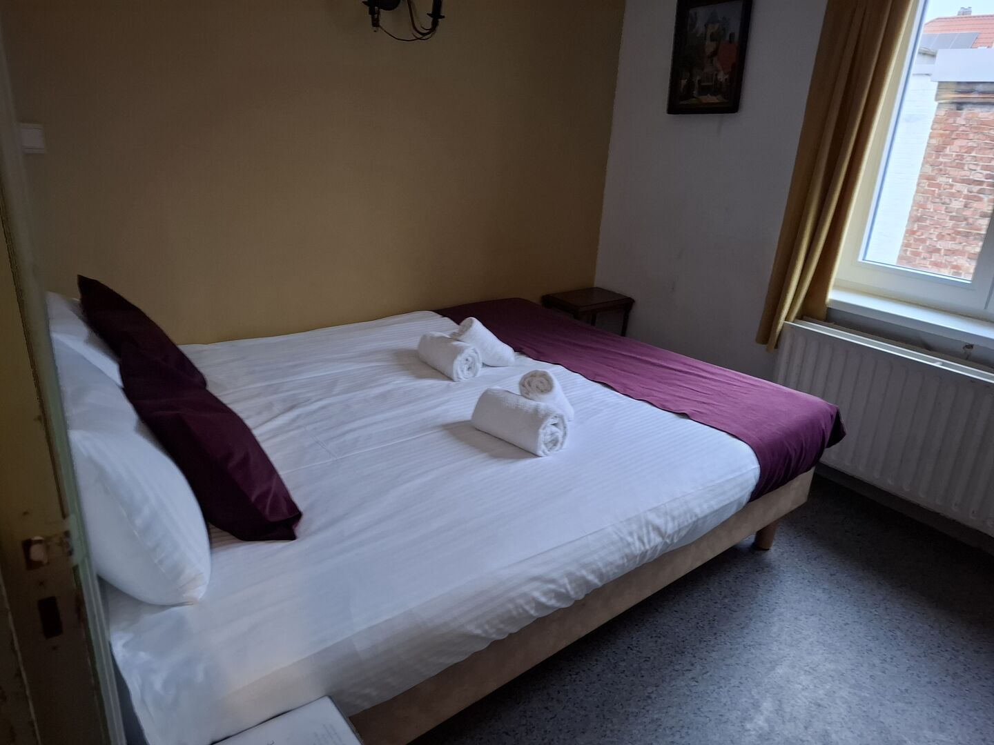Budget room Double (shared bathroom)  - Image 5