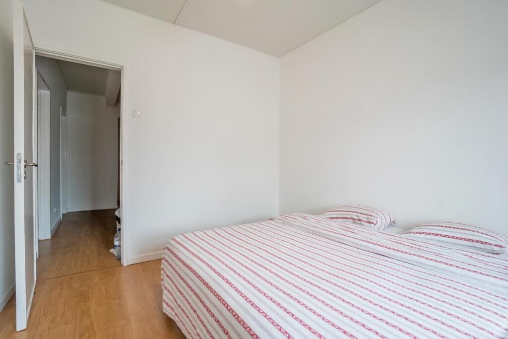 Quarto duplo com casa de banho partilhada - Image 5