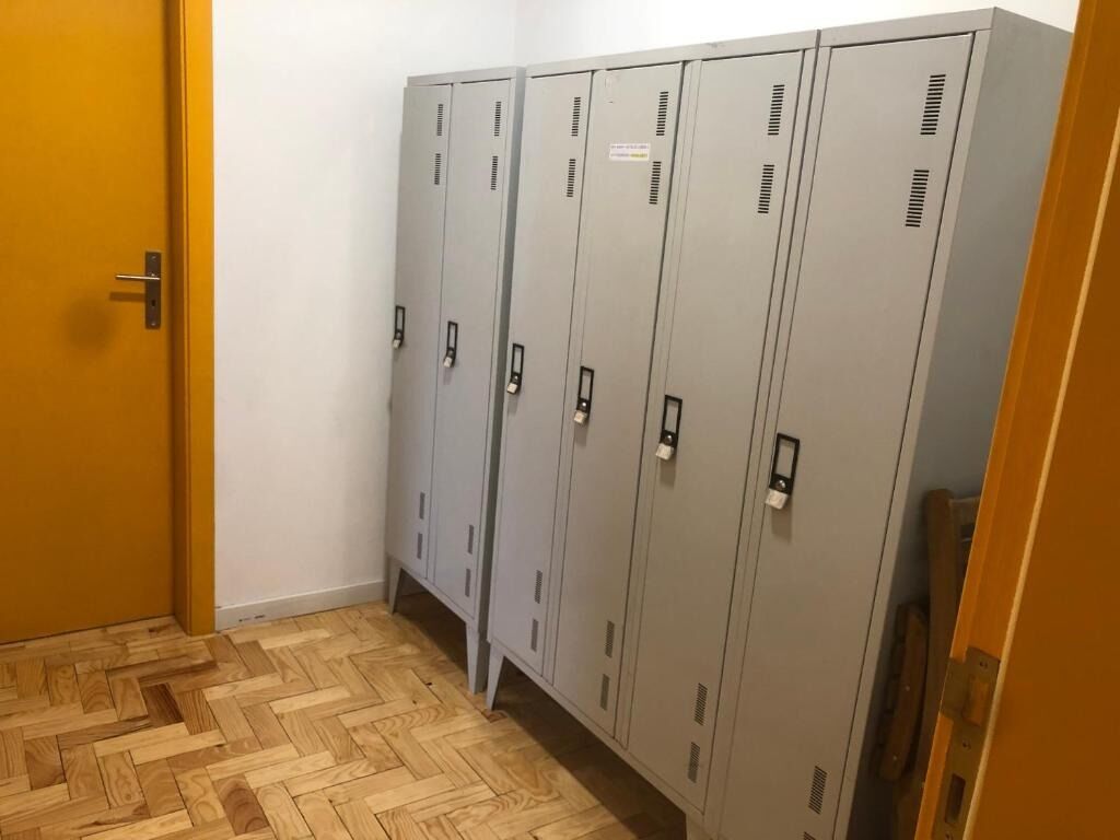 Cama em dormitório misto com 8 camas - Image 4