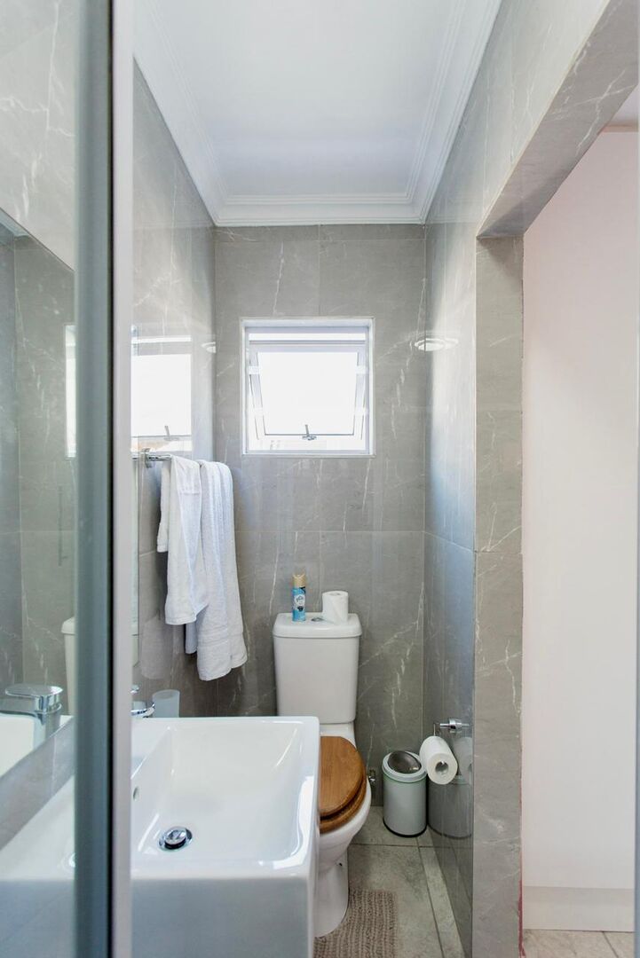 Luxury Studio Room 1 - Image 13