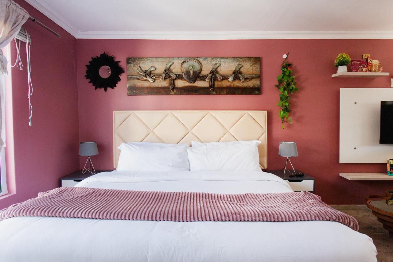 Luxury Studio Room 1 - Image 3