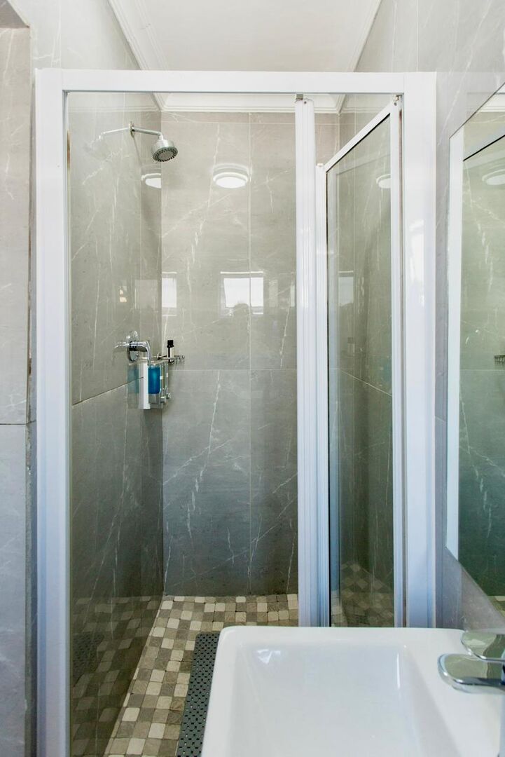 Luxury Studio Room 1 - Image 14