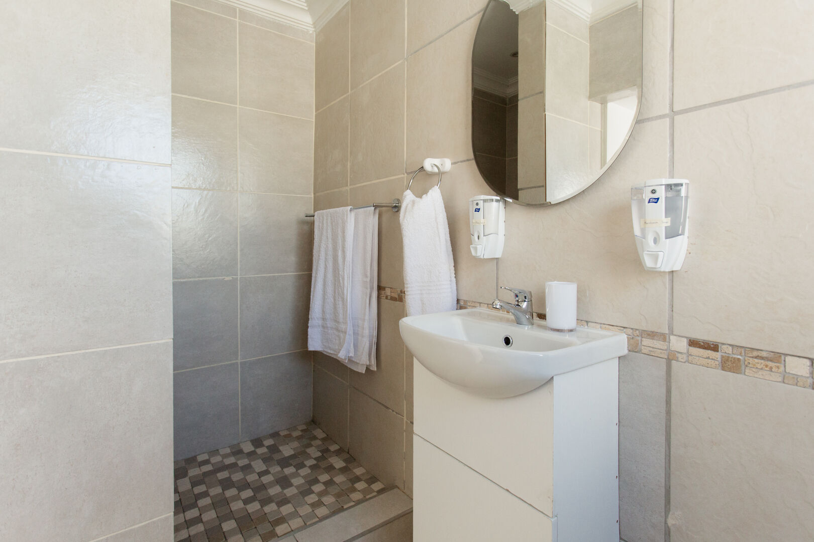 Cosy Room - Image 12