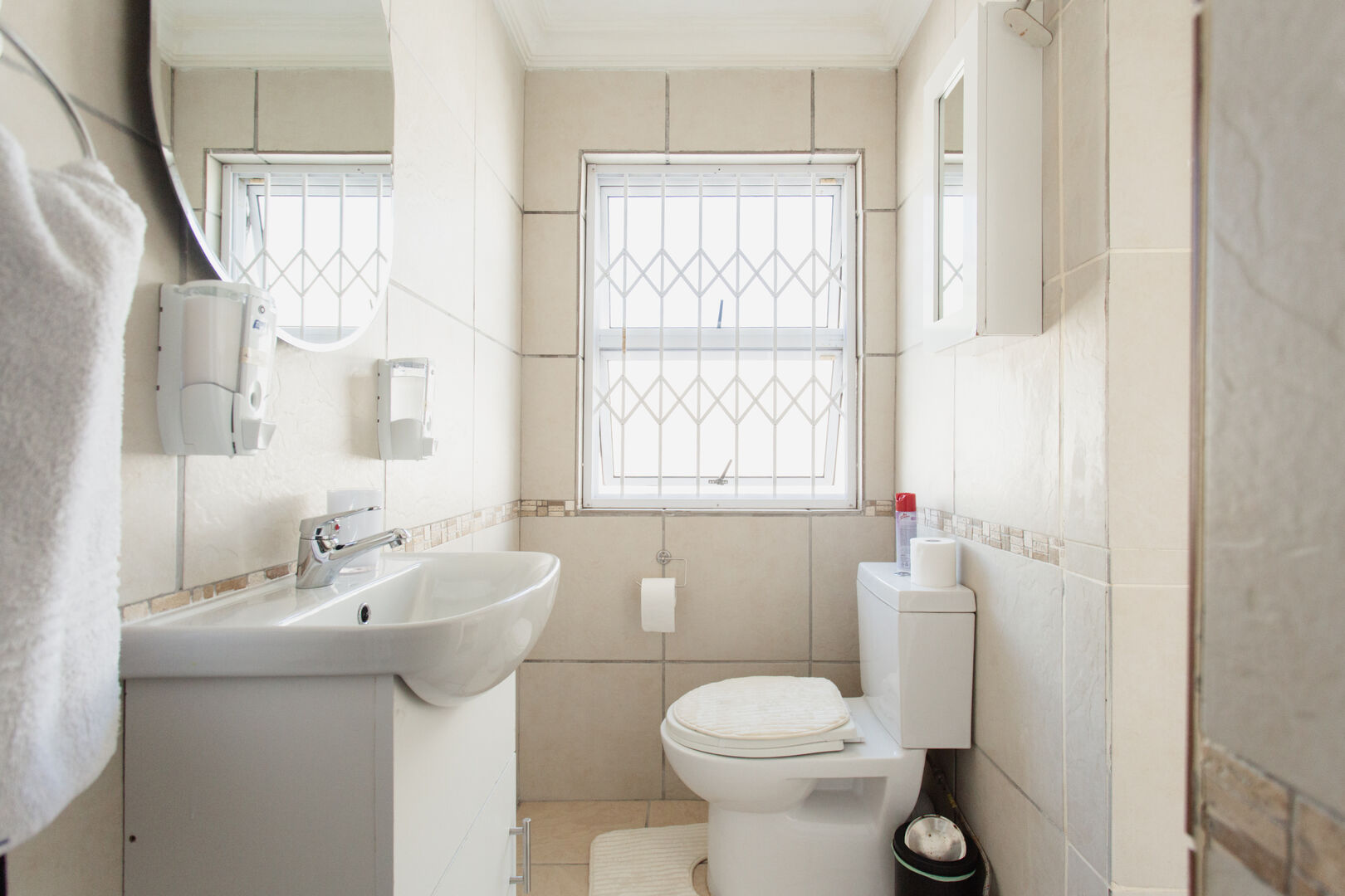 Cosy Room - Image 13
