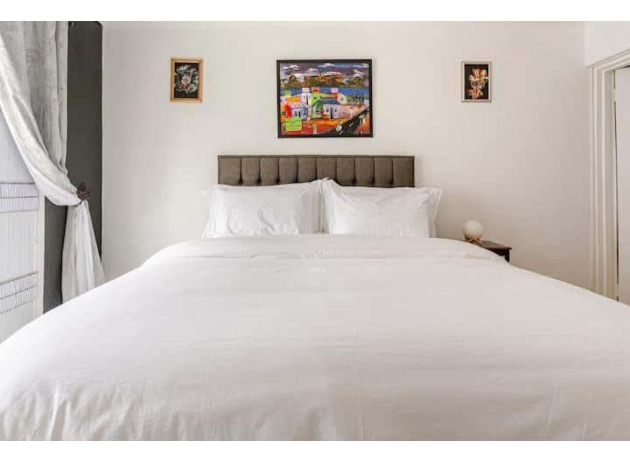 Black and White Room - Image 3