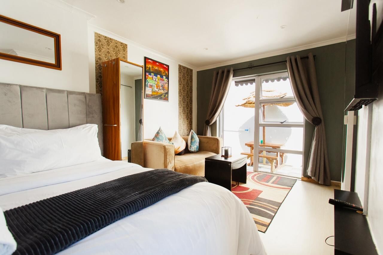 Big Colourful Room  - Image 1