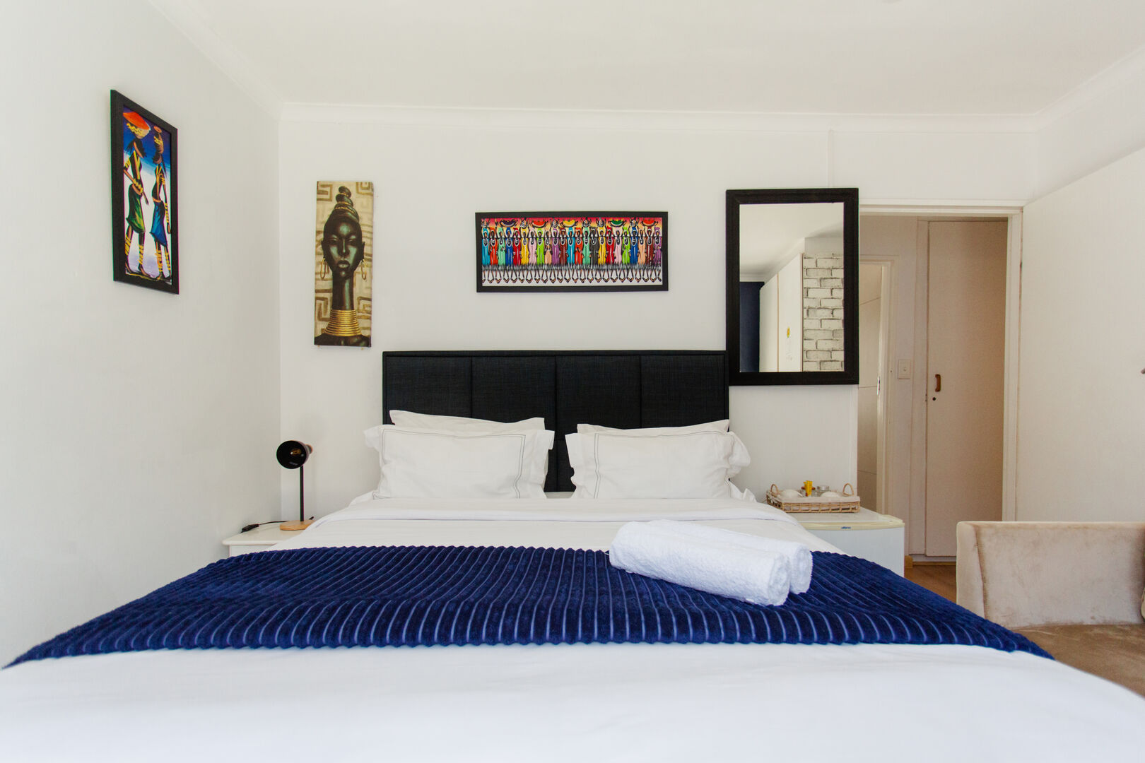 Bleu Room - Image 4