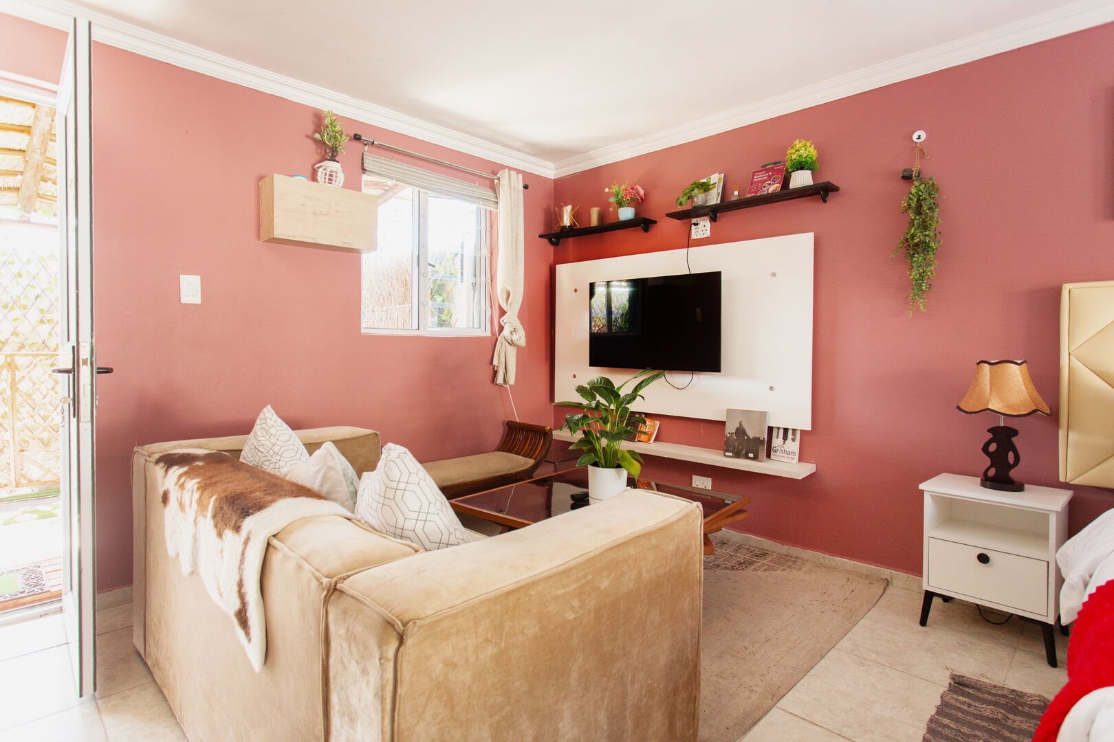 Luxury Studio Room 2 - Image 6