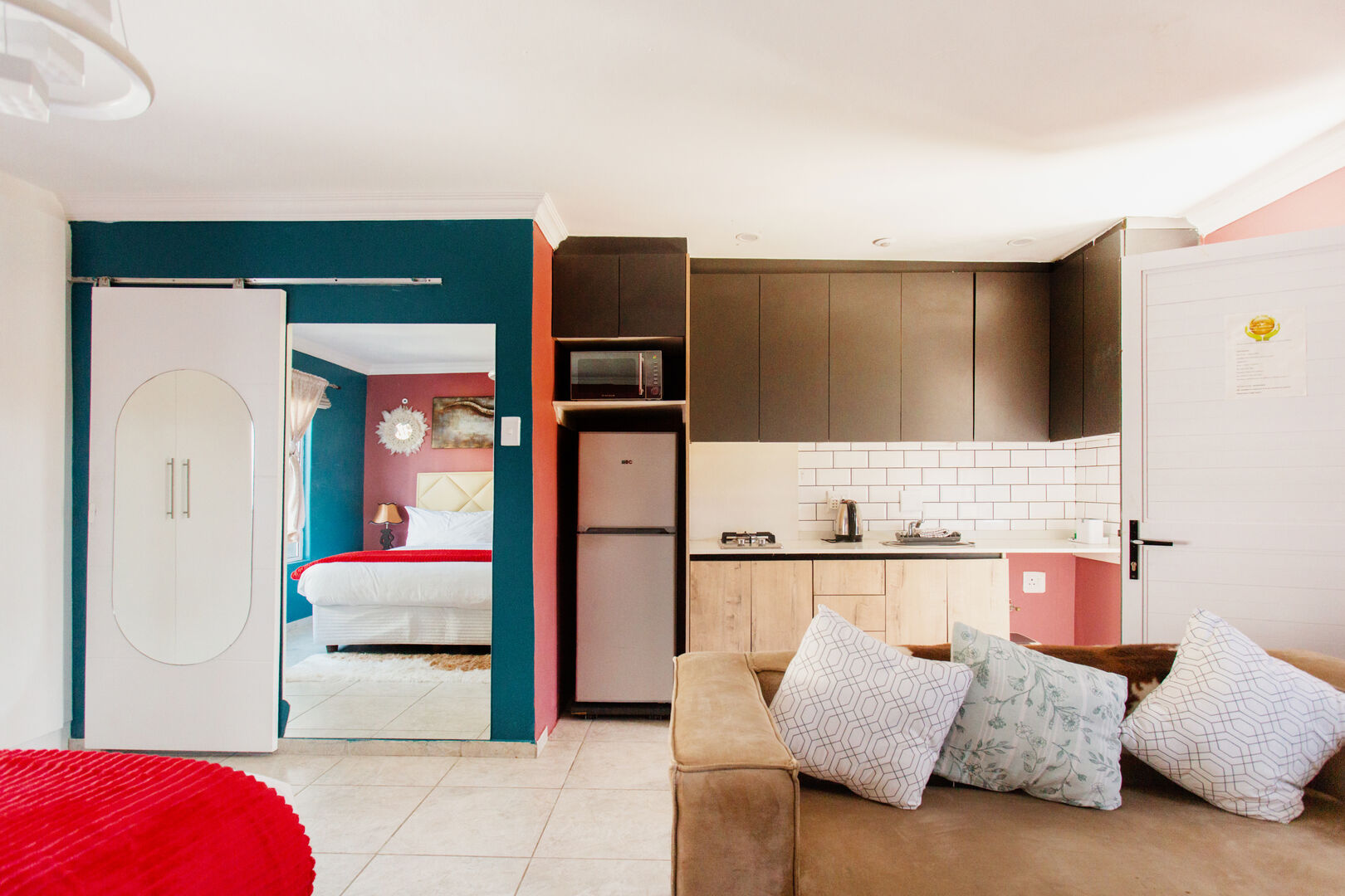 Luxury Studio Room 2 - Image 8