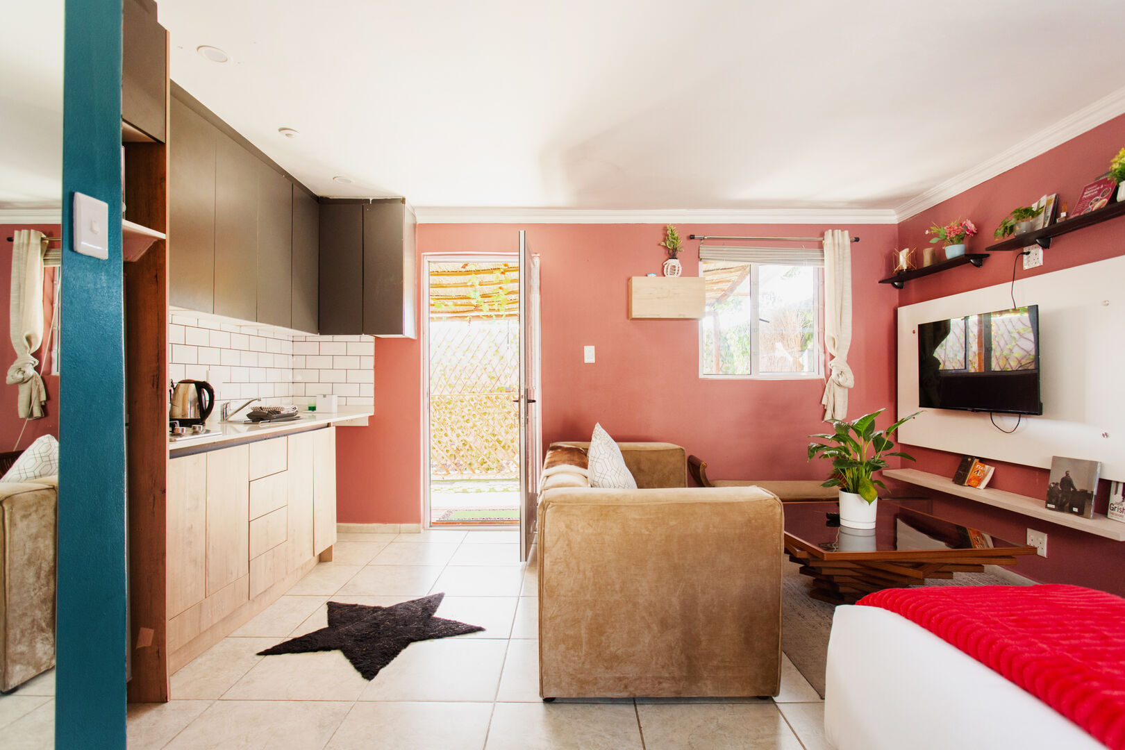 Luxury Studio Room 2 - Image 7