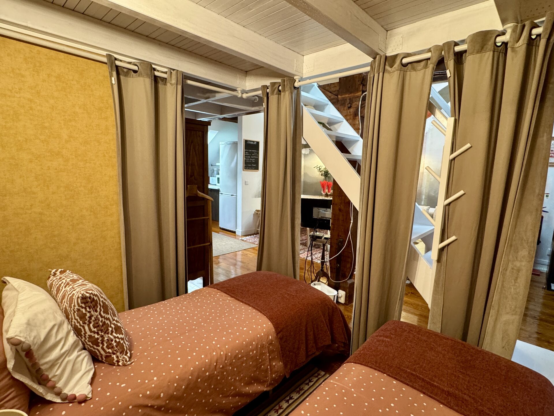 Deluxe Studio 3/4 with Mezzanine - Image 15