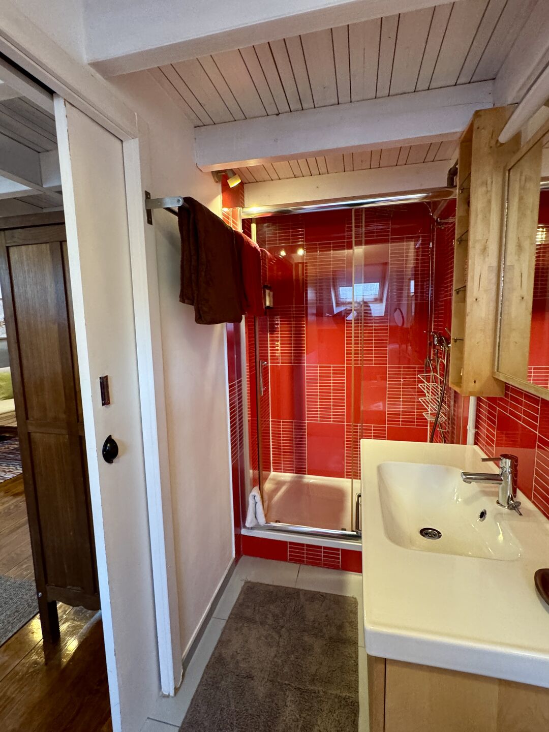 Deluxe Studio 3/4 with Mezzanine - Image 12