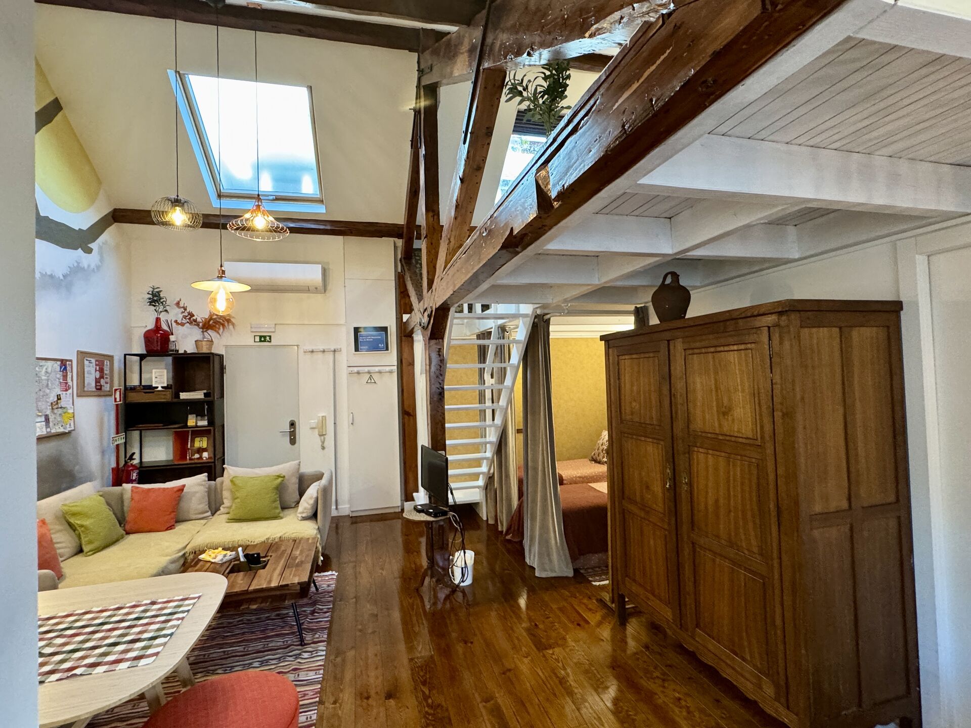 Deluxe Studio 3/4 with Mezzanine - Image 6