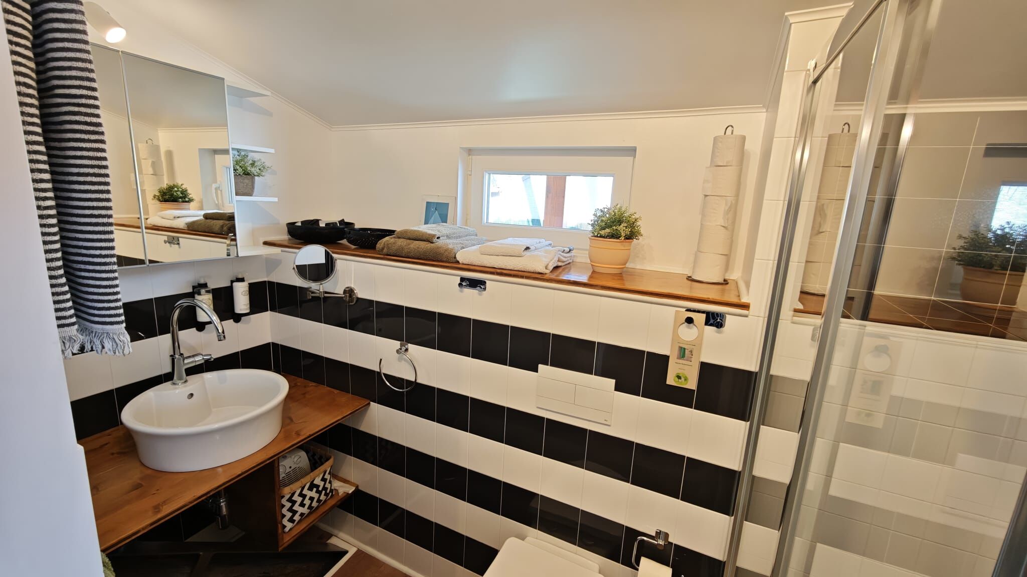 Deluxe Studio 5 with Terrace and Mezzanine - Image 12