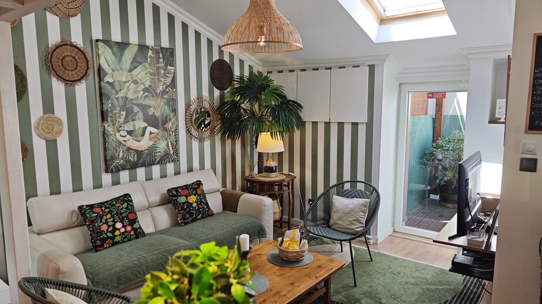 Deluxe Studio 5 with Terrace and Mezzanine - Image 15