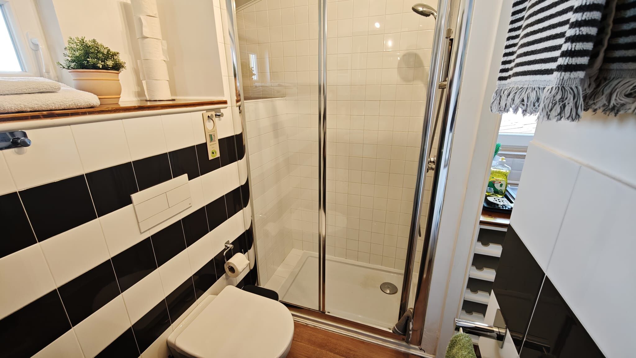 Deluxe Studio 5 with Terrace and Mezzanine - Image 14