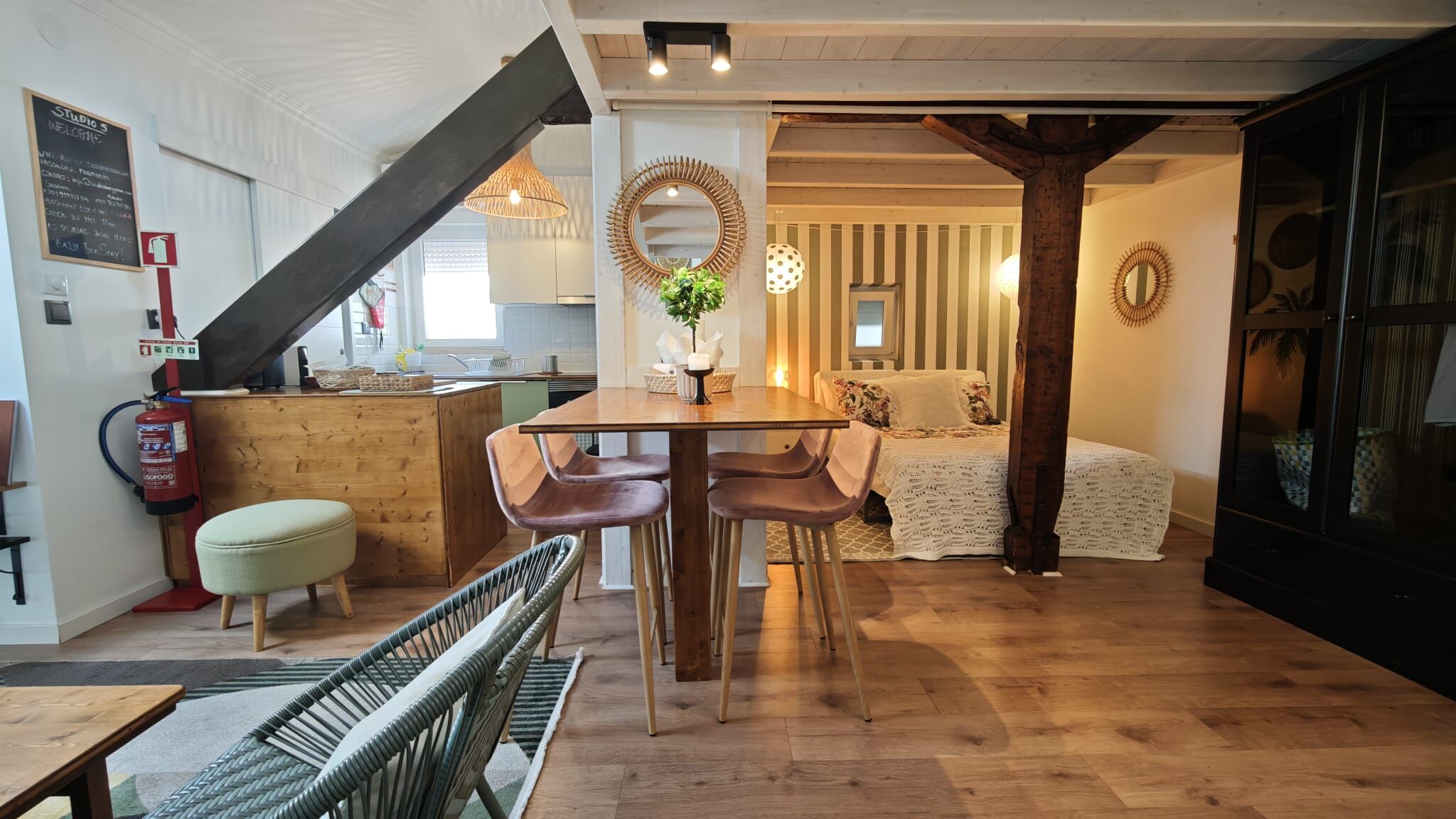 Deluxe Studio 5 with Terrace and Mezzanine - Image 10