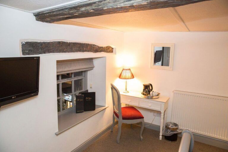 Double Room - Image 6
