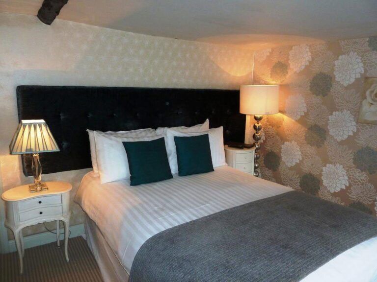 Double Room - Image 4