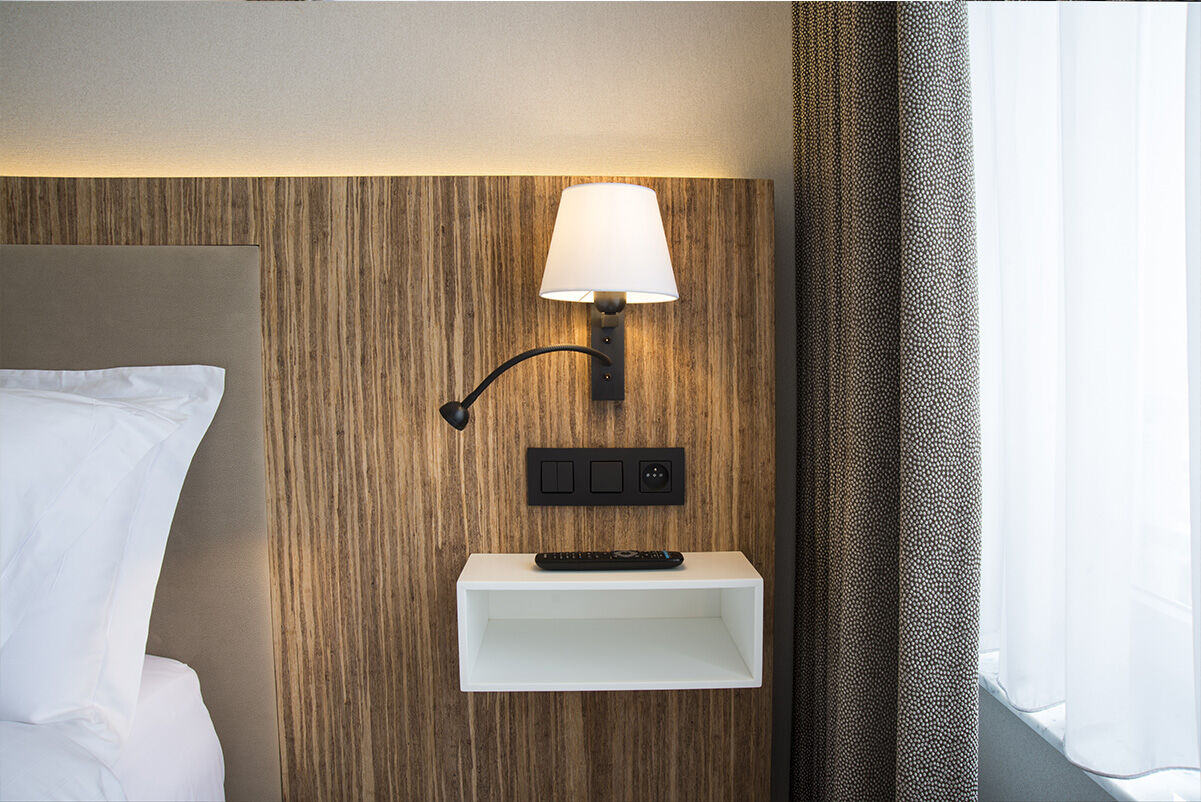 Deluxe Family Room - Image 13