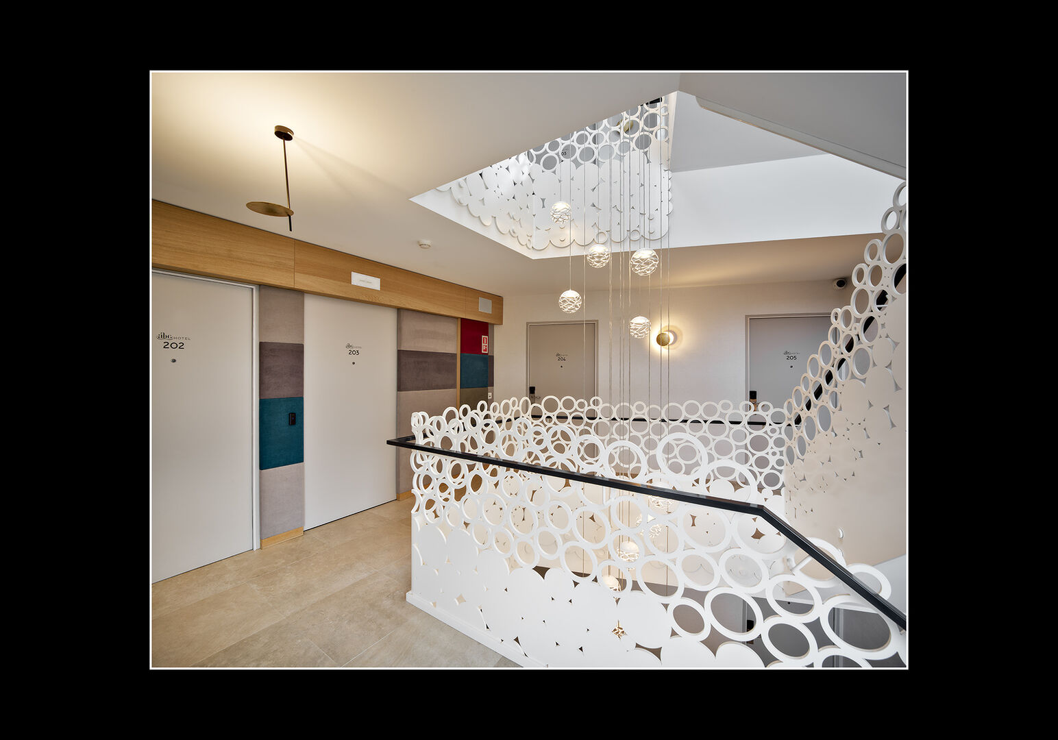 Deluxe Family Room - Image 2