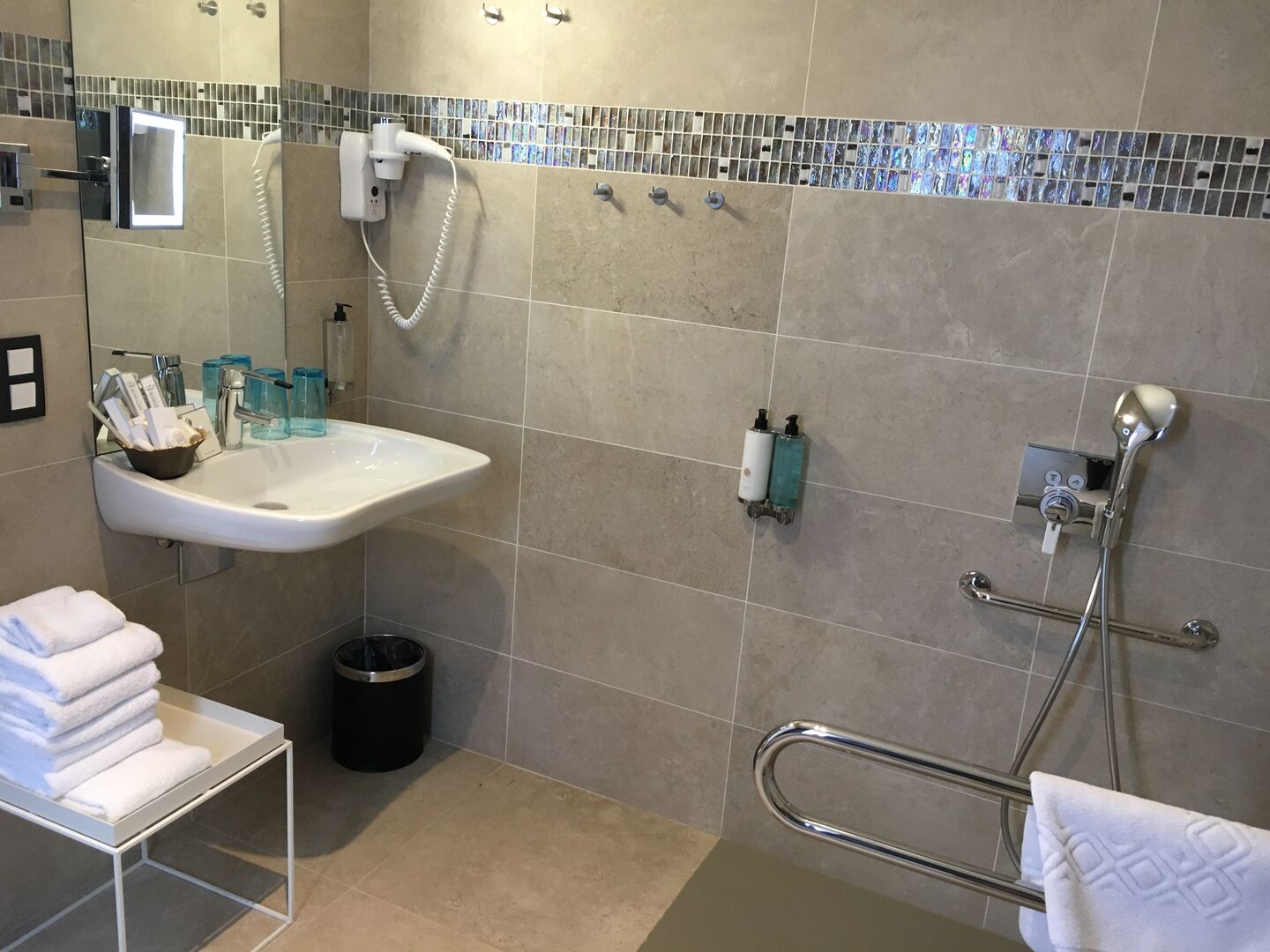 Double Room with Disability Access - Image 5