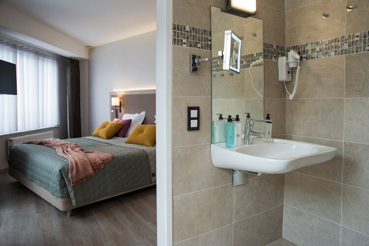 Double Room with Disability Access - Image 1