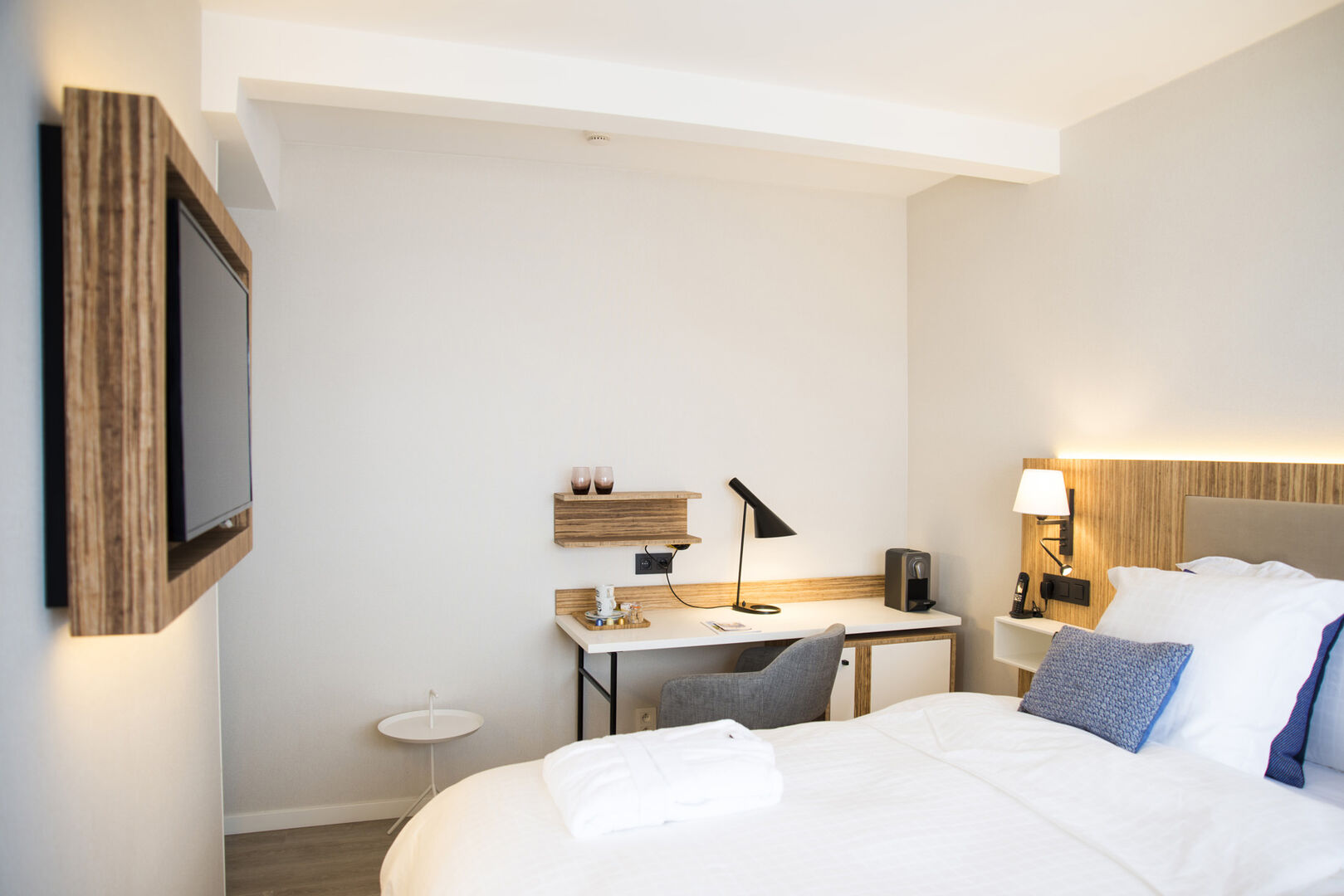 Deluxe Double Room - Image 17