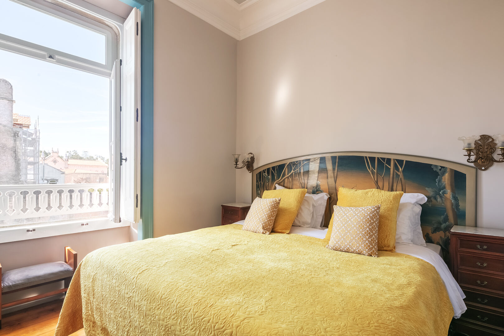 Suite - Image 1