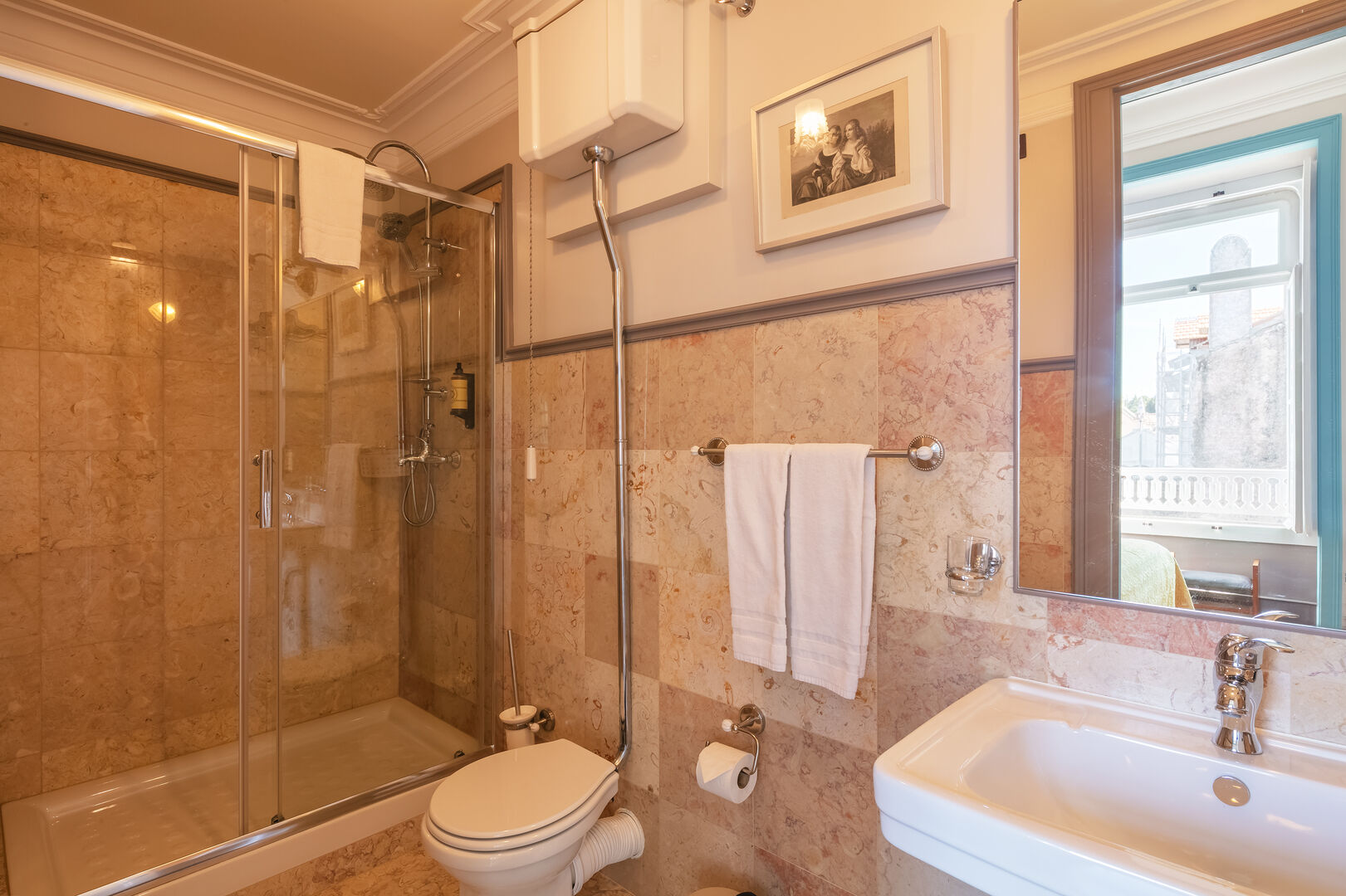 Suite - Image 8
