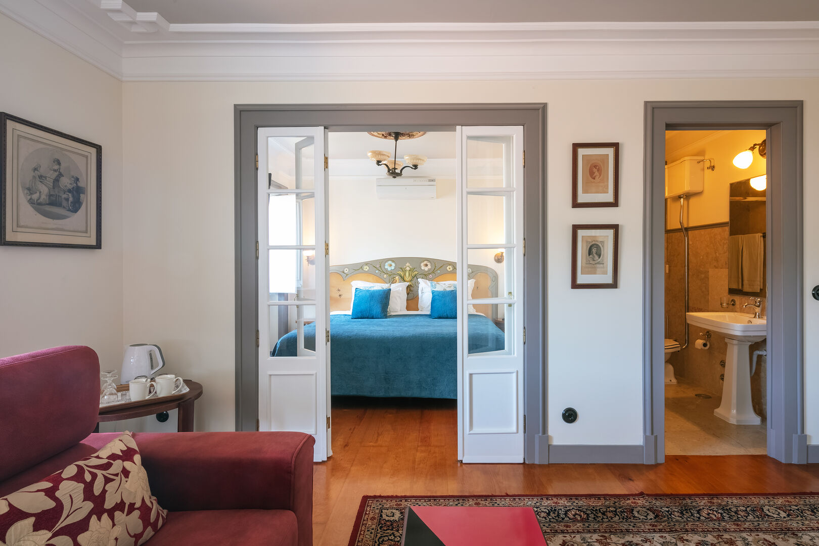 Suite - Image 13