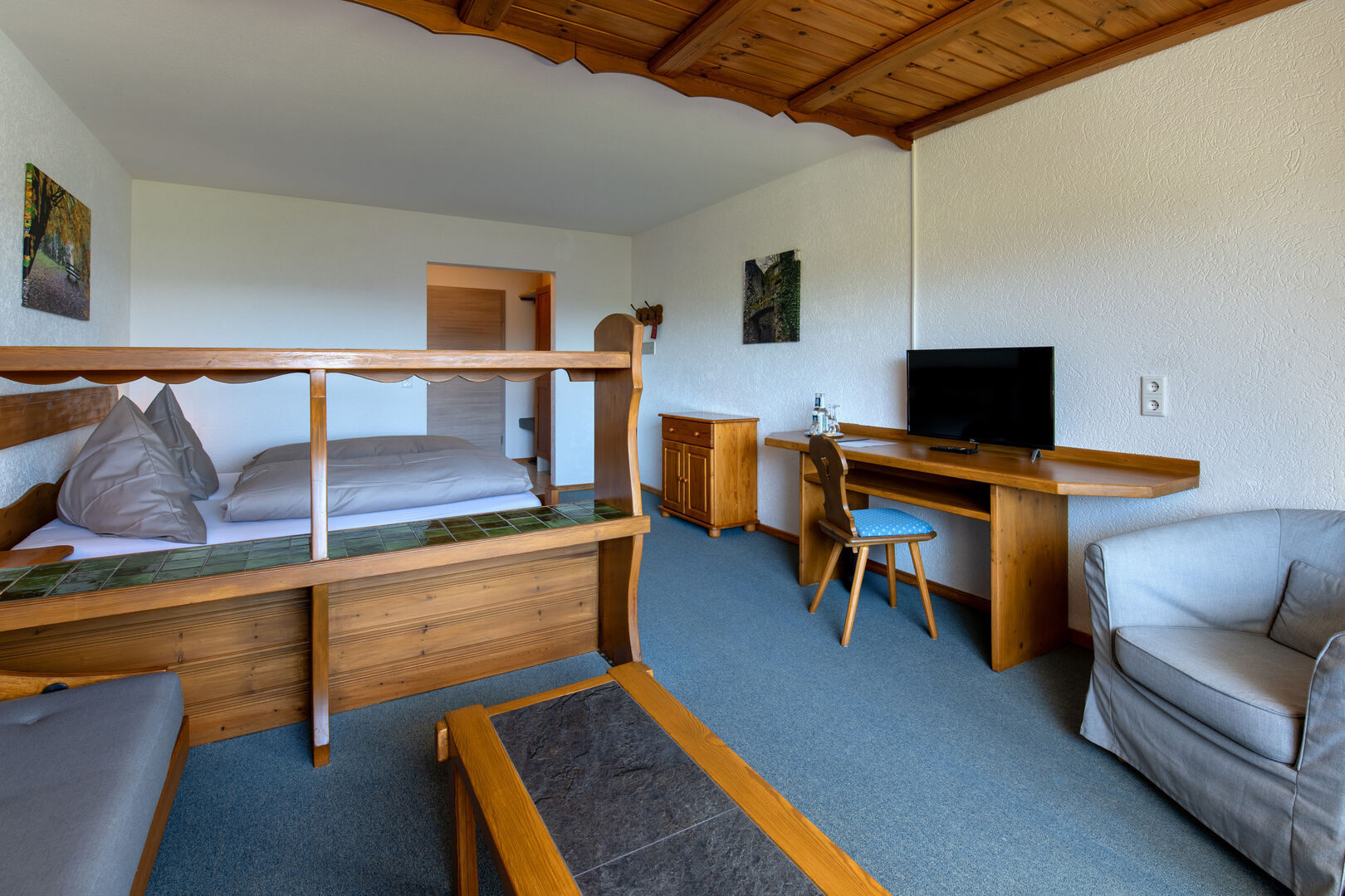 Doppelzimmer mit Balkon - Image 6