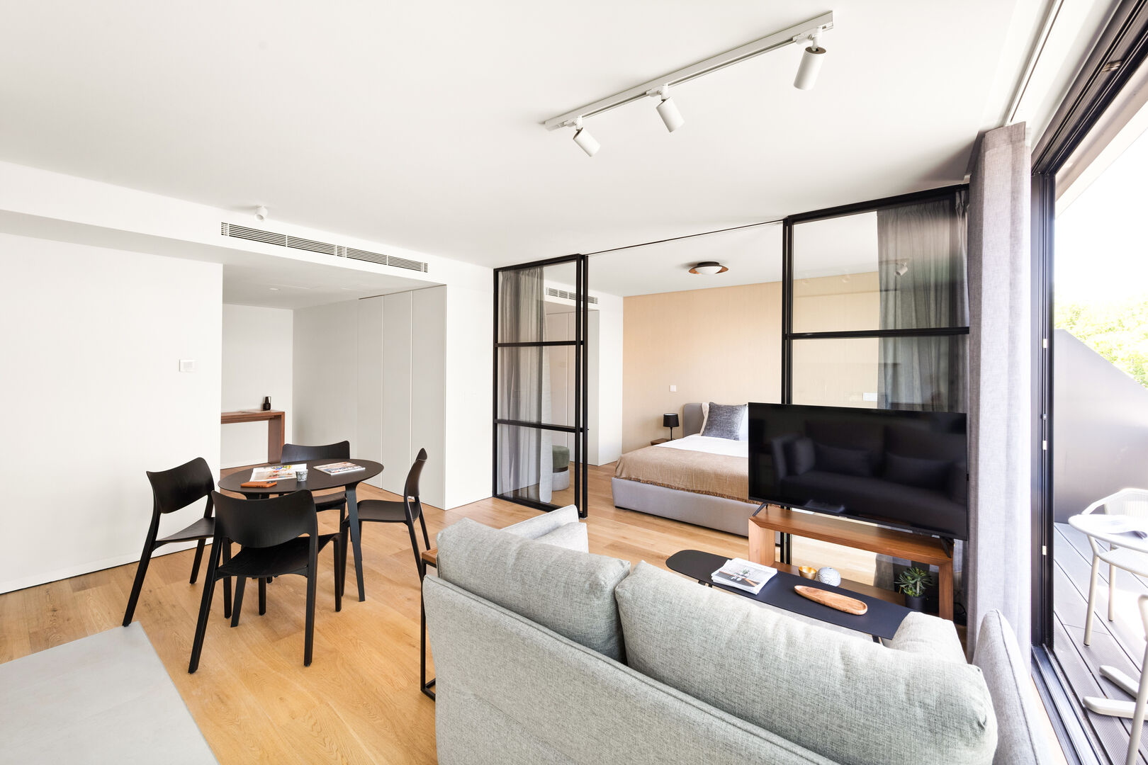 One Bedroom Apartment with Balcony - Image 16