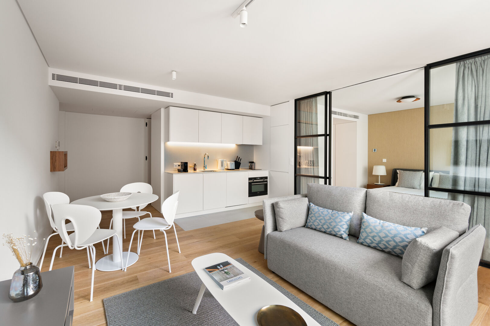 One Bedroom Apartment with Balcony - Image 4