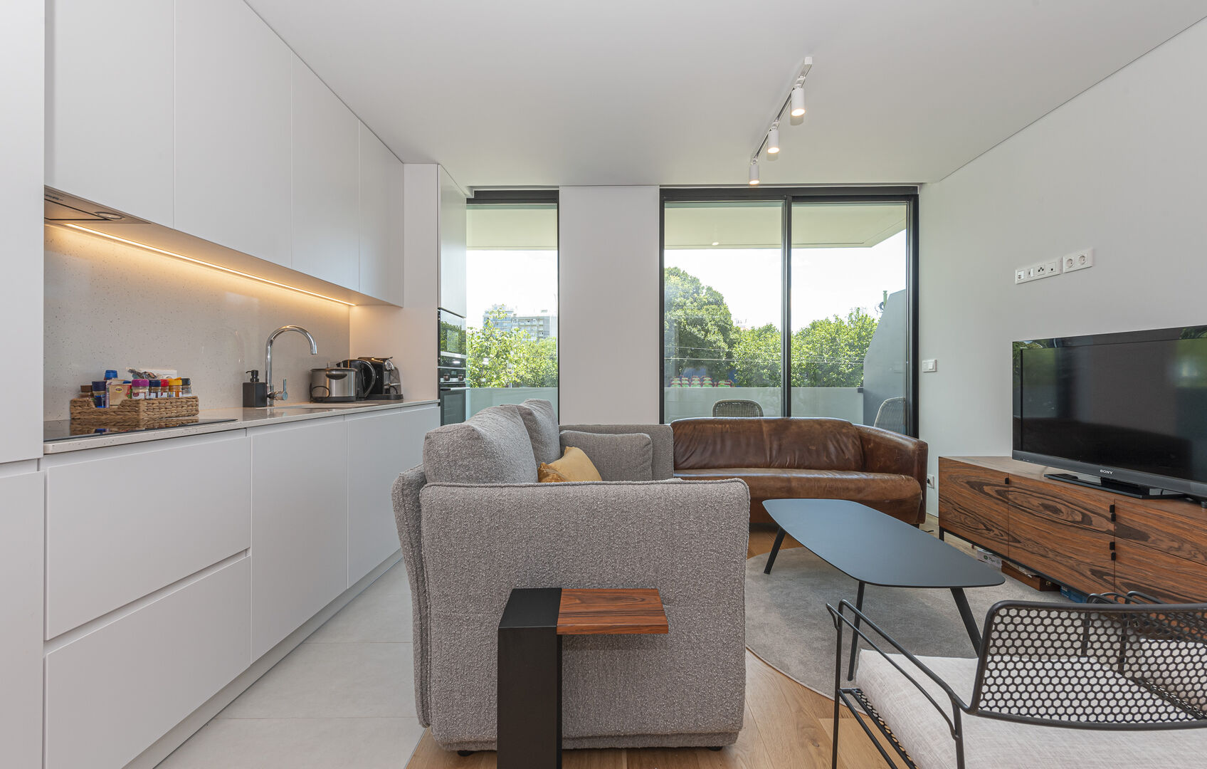 Two Bedroom Family Apartment - Image 5