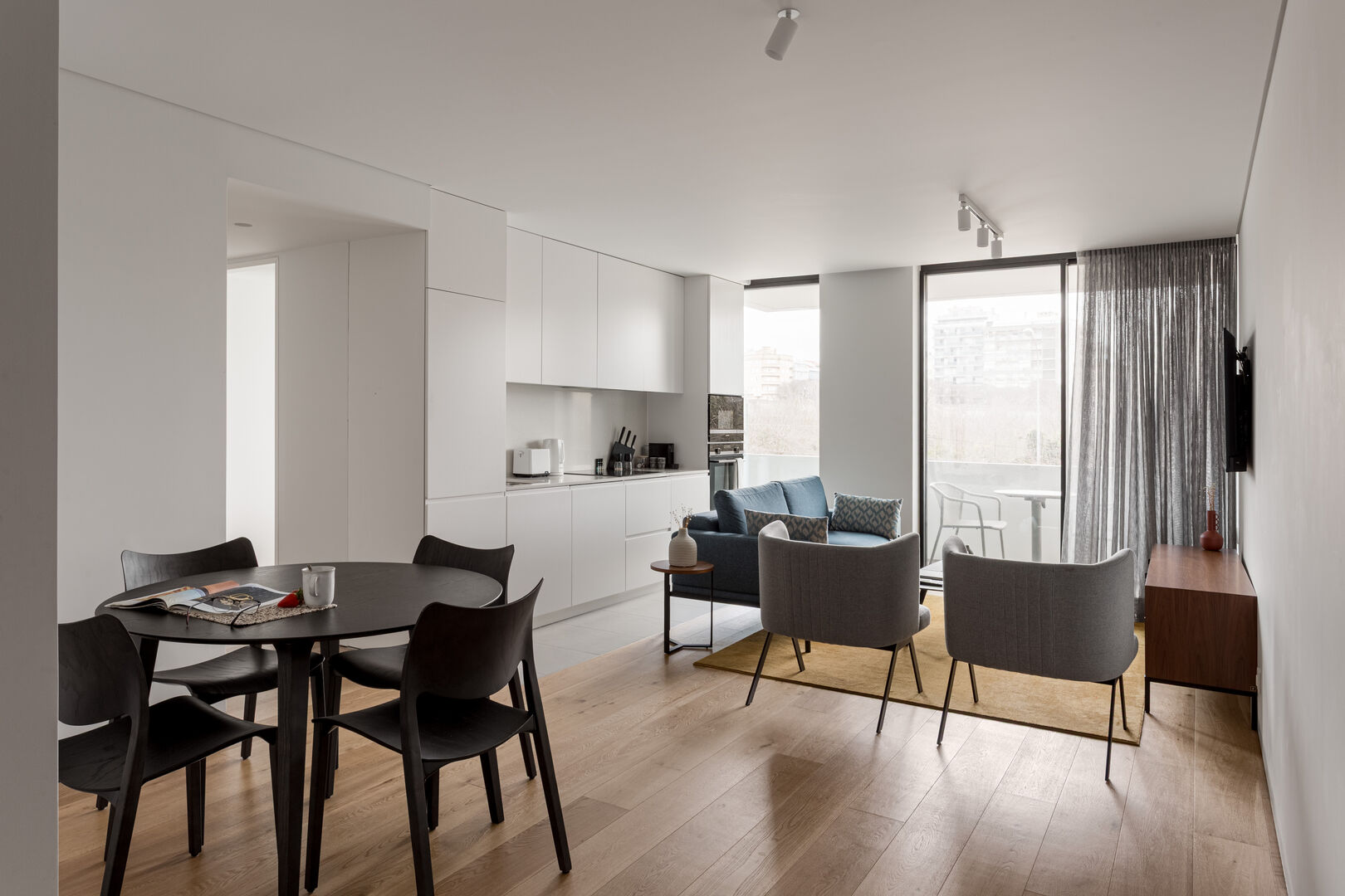 Two Bedroom Apartment with Balcony - Image 1