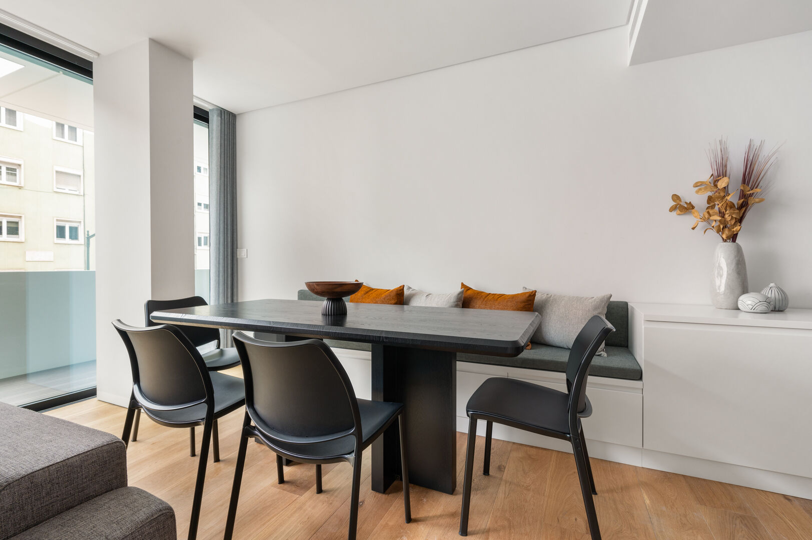 Two Bedroom Apartment with Balcony - Image 11