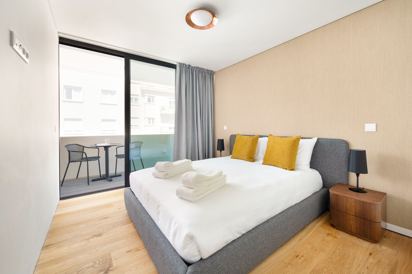 Two Bedroom Apartment with Balcony - Image 21