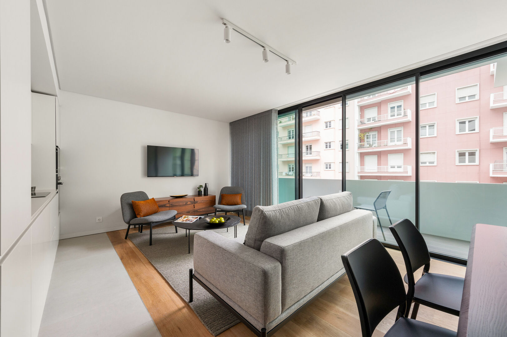 Two Bedroom Apartment with Balcony - Image 10