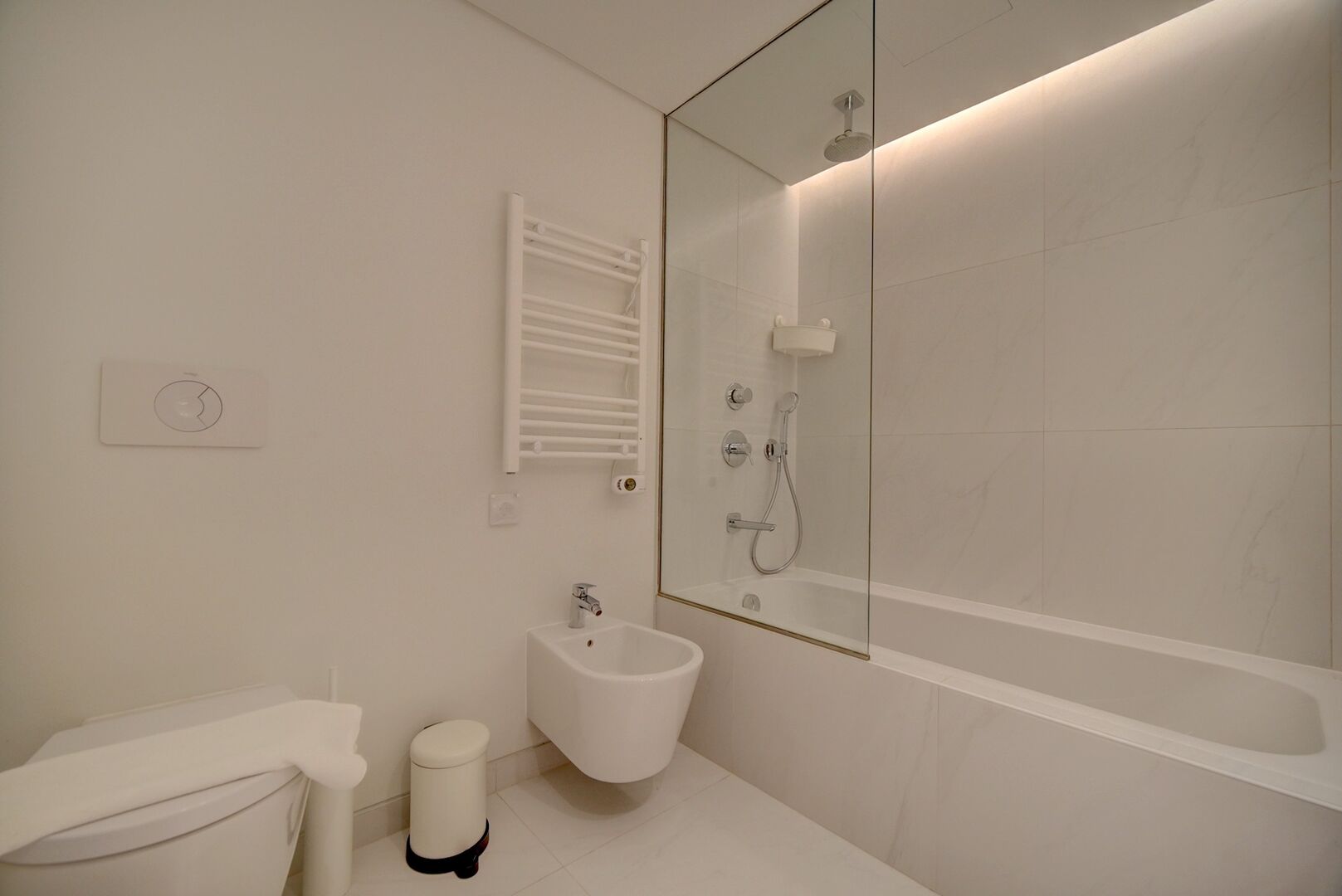 Two Bedroom Superior Apartment - Image 11