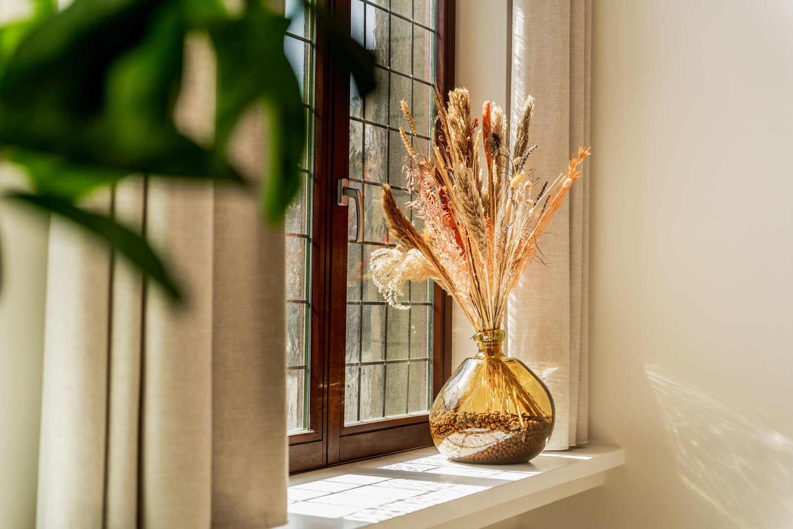 Heritage Suite Mustard - Image 5