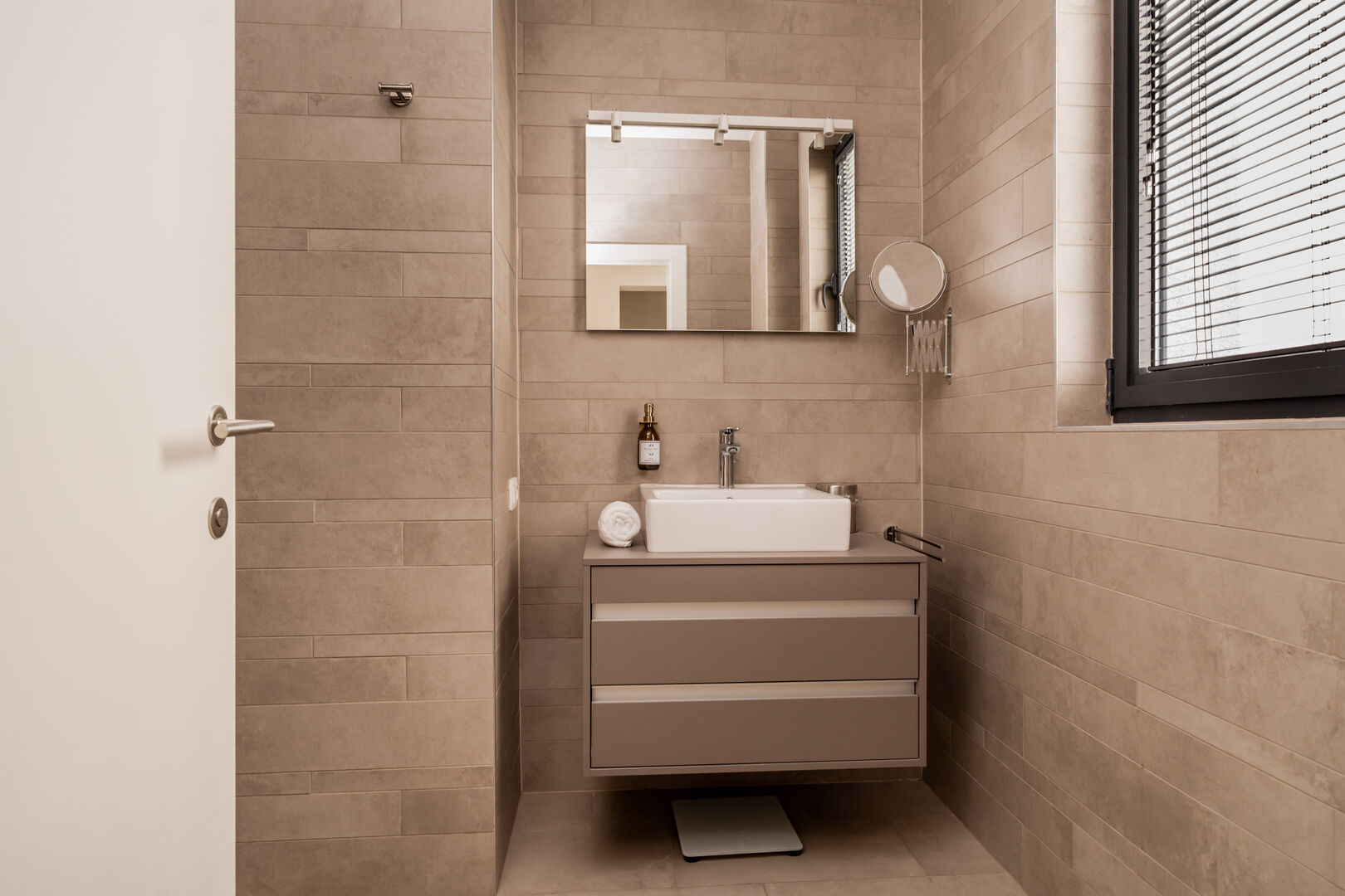 Heritage Suite Copper - Image 16