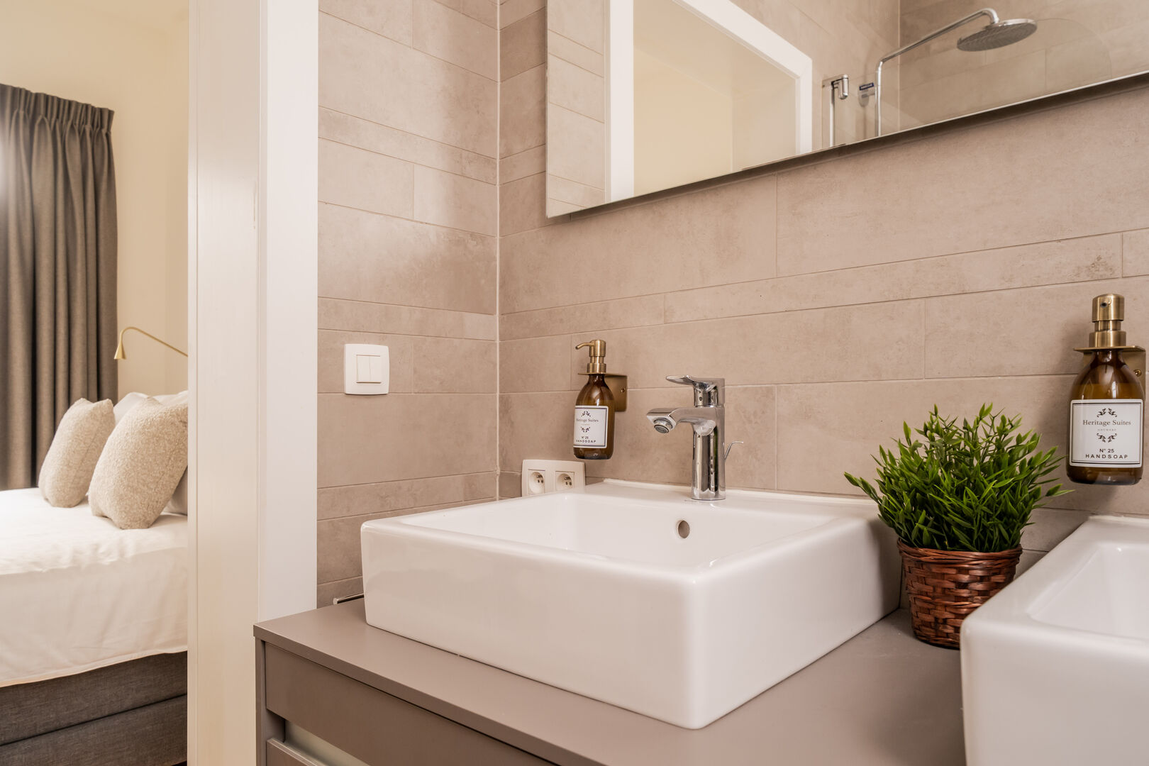 Heritage Suite Copper - Image 15