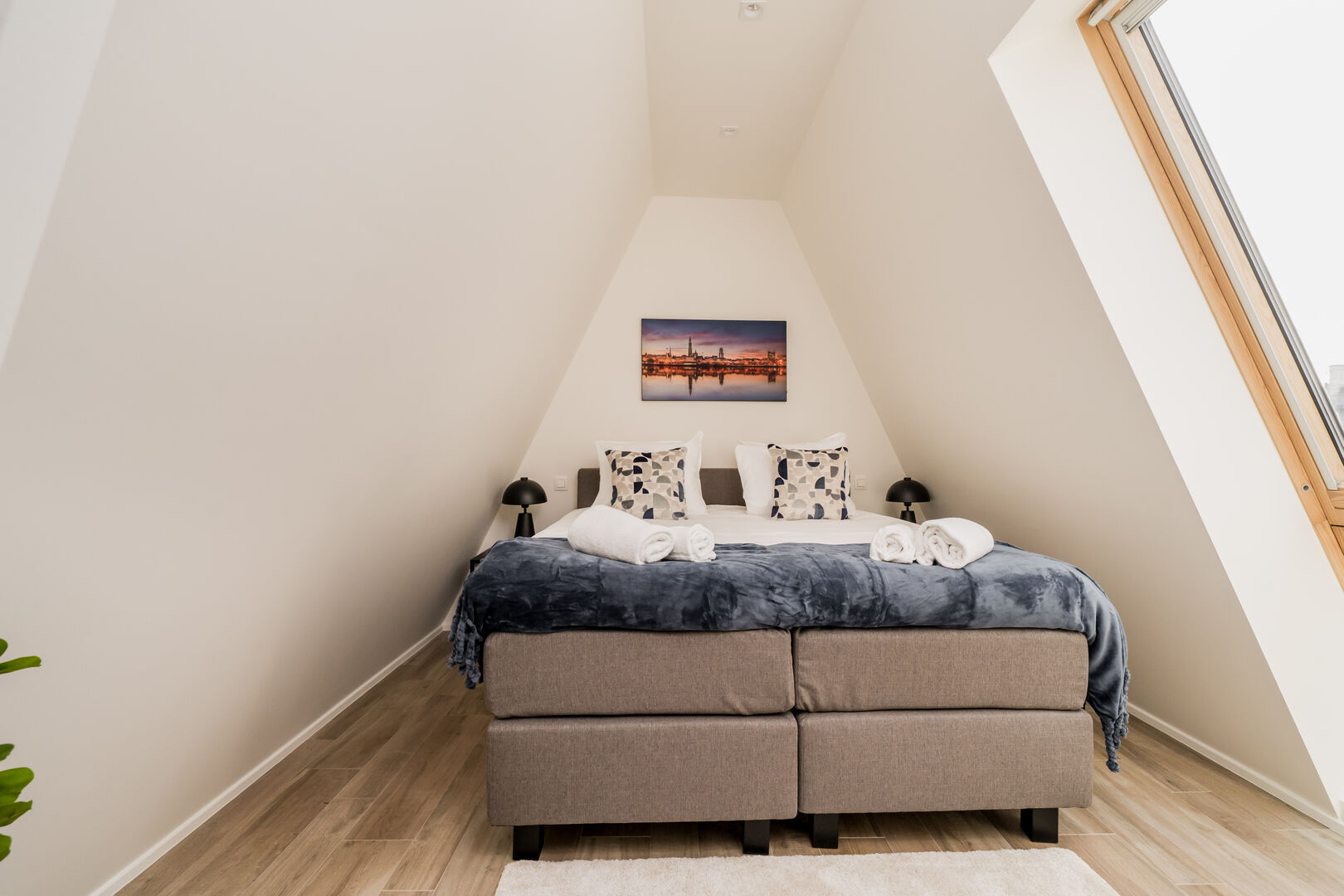 Heritage Suite Indigo - Image 4