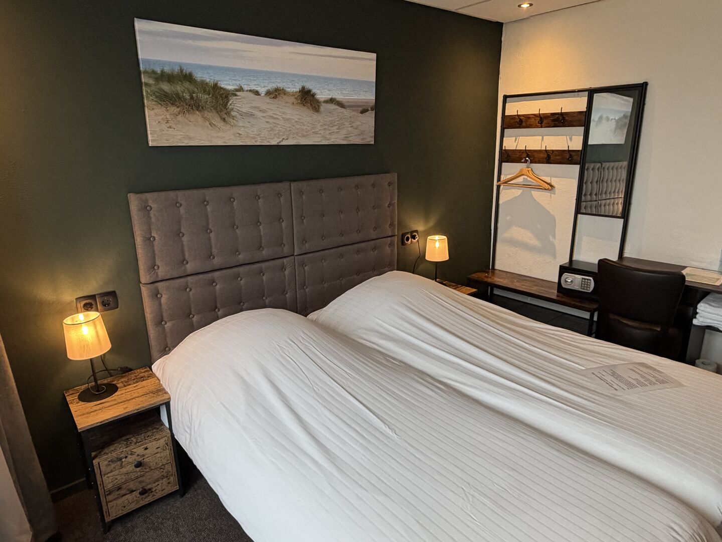 Kleine tweepersoons kamer met zeezicht - Image 5