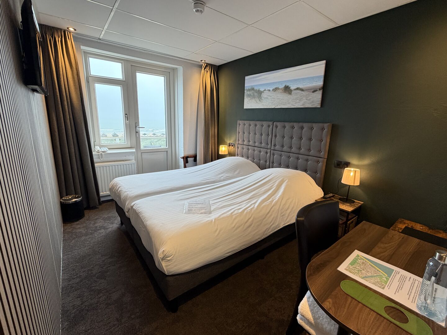 Kleine tweepersoons kamer met zeezicht - Image 4