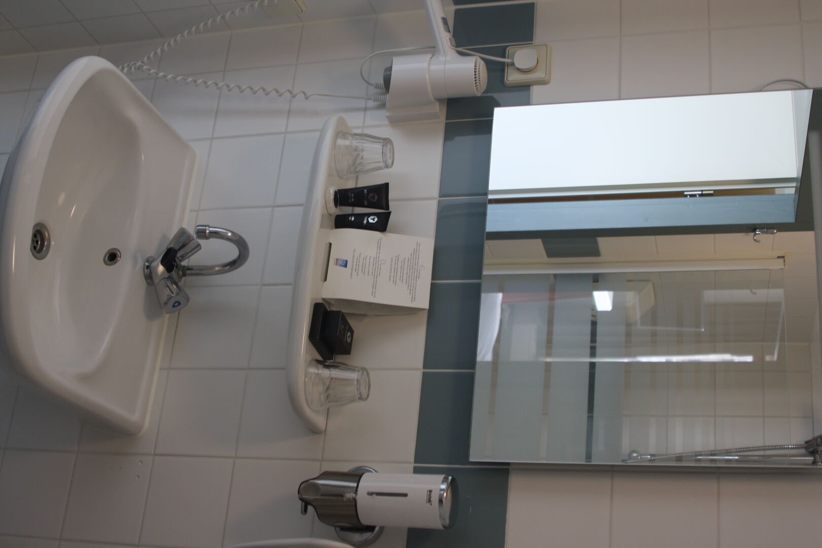 Driepersoonskamer met bad Landzijde - Image 20